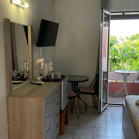 Alonaki Bay Apartment *