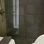 شقة Alonaki Bay *
